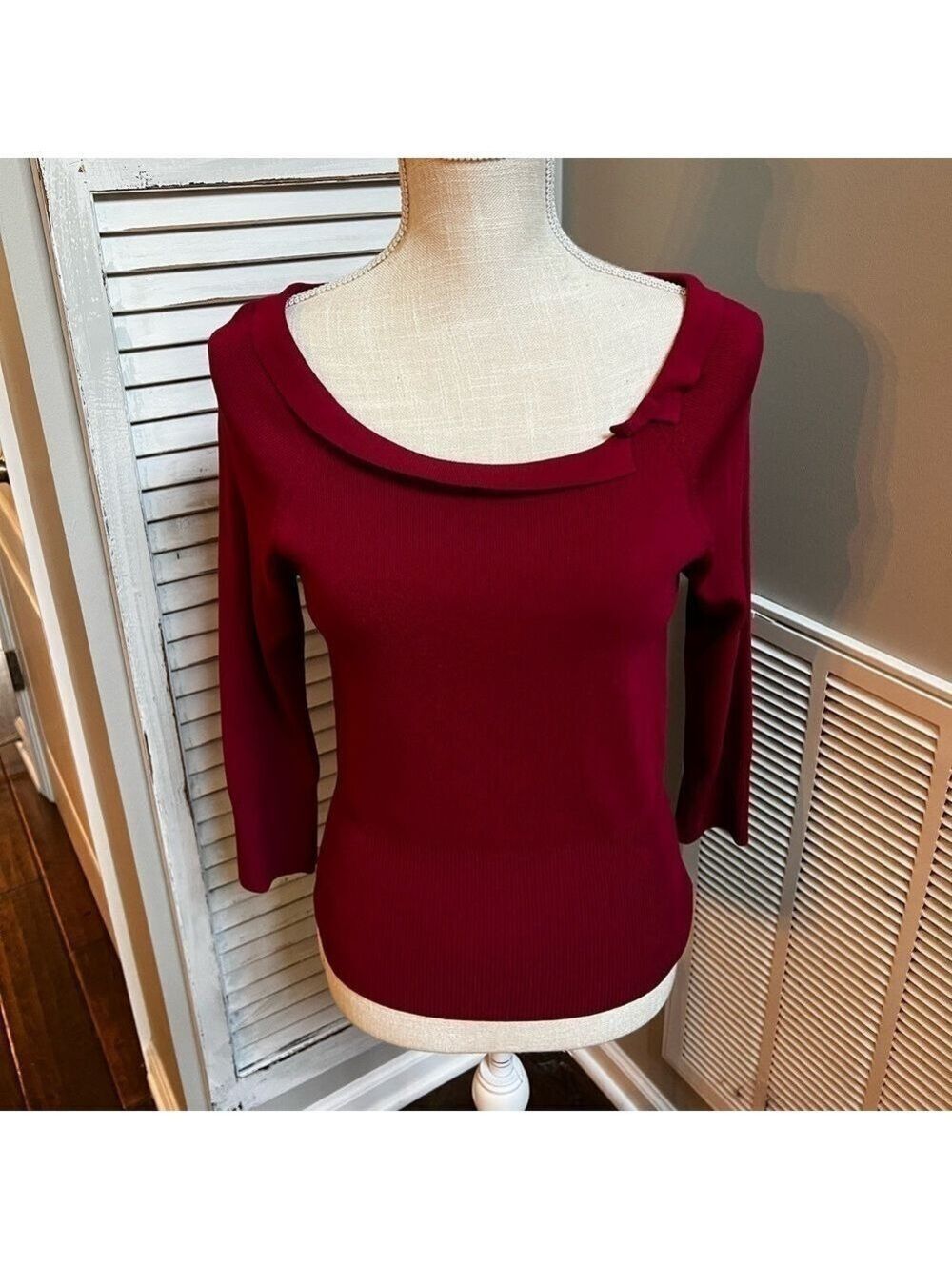 Women’s The Limited red scoop neck dress sweater. Size Medium